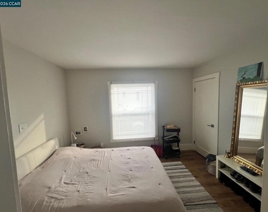 1325 Hopkins St - Photo Thumbnail 5