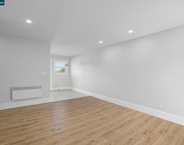 1325 Hopkins St - Photo Thumbnail 14