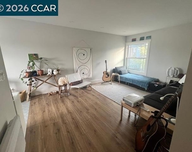 1325 Hopkins St - Photo Thumbnail 24