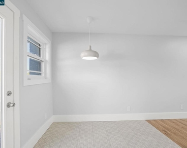 1325 Hopkins St - Photo Thumbnail 21