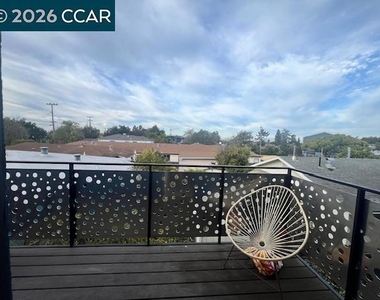 1325 Hopkins St - Photo Thumbnail 15