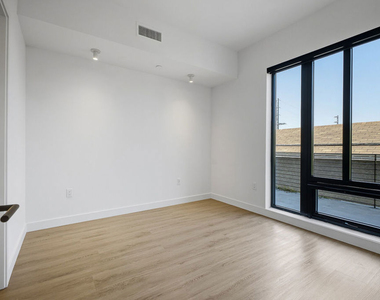 10700 Tabor Street - Photo Thumbnail 9