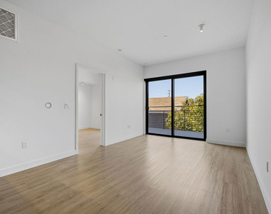 10700 Tabor Street - Photo Thumbnail 6