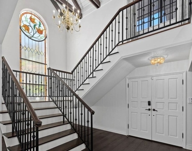 1060 Chantilly Road - Photo Thumbnail 8