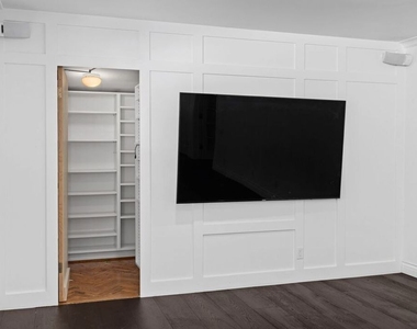 1060 Chantilly Road - Photo Thumbnail 14