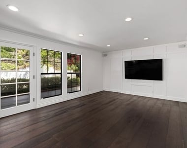 1060 Chantilly Road - Photo Thumbnail 13