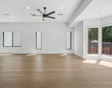 6521 Homewood Avenue - Photo Thumbnail 2