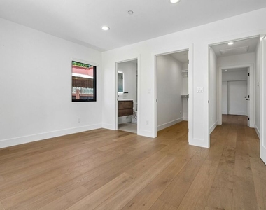 6521 Homewood Avenue - Photo Thumbnail 7