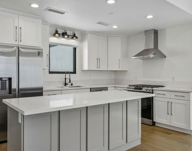 6521 Homewood Avenue - Photo Thumbnail 4