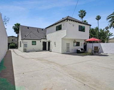 6521 Homewood Avenue - Photo Thumbnail 15