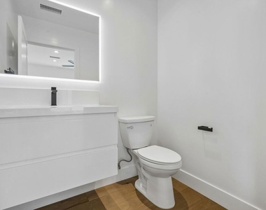 6521 Homewood Avenue - Photo Thumbnail 6