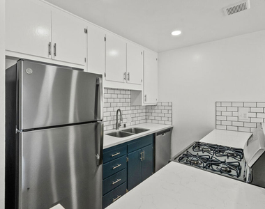 15286 Sutton Street - Photo Thumbnail 4
