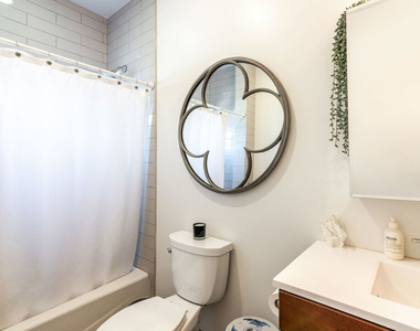 751 N Croft Avenue - Photo Thumbnail 10