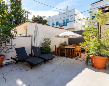 751 N Croft Avenue - Photo Thumbnail 18