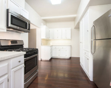 751 N Croft Avenue - Photo Thumbnail 9