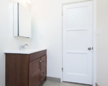 751 N Croft Avenue - Photo Thumbnail 13