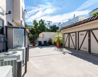 751 N Croft Avenue - Photo Thumbnail 19