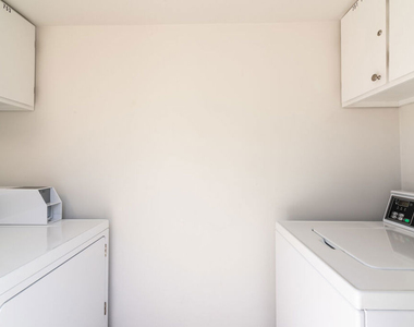 751 N Croft Avenue - Photo Thumbnail 20