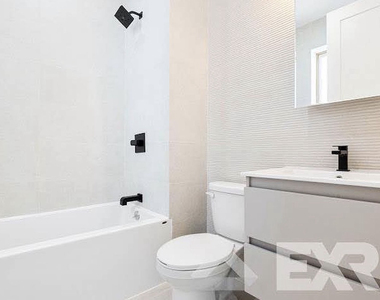 3216 Glenwood Road - Photo Thumbnail 5