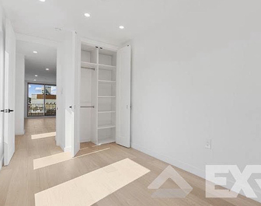 3216 Glenwood Road - Photo Thumbnail 8