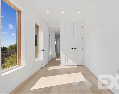 3216 Glenwood Road - Photo Thumbnail 7