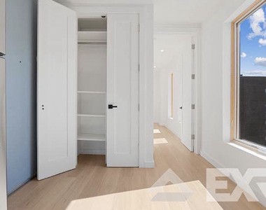 3216 Glenwood Road - Photo Thumbnail 4