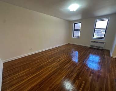 87th Street and 37th Avenue - Photo Thumbnail 3