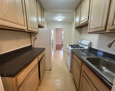 87th Street and 37th Avenue - Photo Thumbnail 4