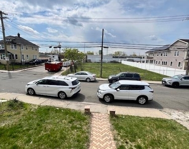 94 Roger Avenue - Photo Thumbnail 5