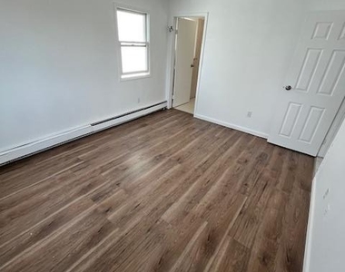 94 Roger Avenue - Photo Thumbnail 21