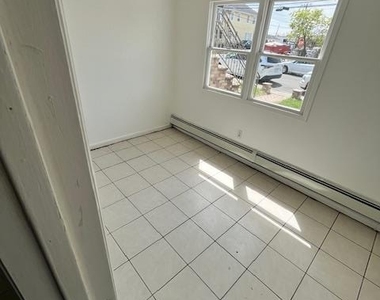 94 Roger Avenue - Photo Thumbnail 29