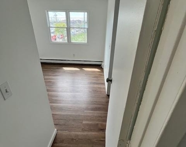 94 Roger Avenue - Photo Thumbnail 22