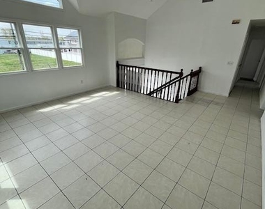 94 Roger Avenue - Photo Thumbnail 11