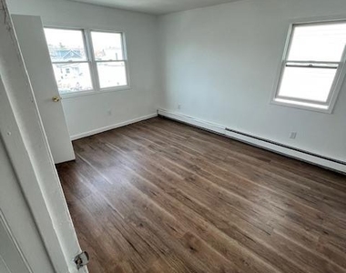 94 Roger Avenue - Photo Thumbnail 14