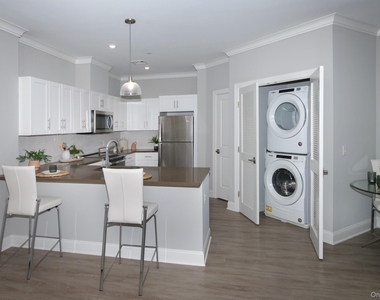 75 E Hoffman Avenue - Photo Thumbnail 9