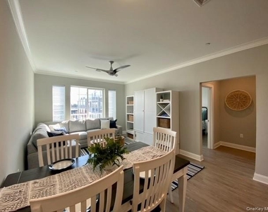 75 E Hoffman Avenue - Photo Thumbnail 10