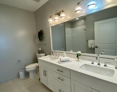 75 E Hoffman Avenue - Photo Thumbnail 13
