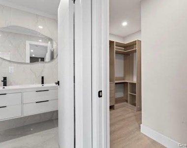 24917 147th Road - Photo Thumbnail 5