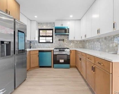 24917 147th Road - Photo Thumbnail 2