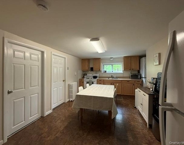 57 E Hall Avenue - Photo Thumbnail 3