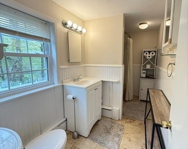 57 E Hall Avenue - Photo Thumbnail 7