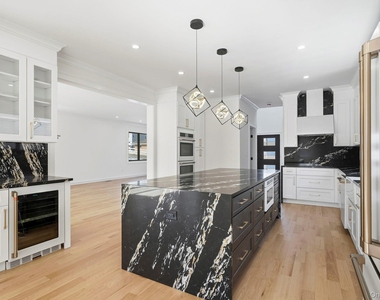 31 Gedney Way - Photo Thumbnail 18