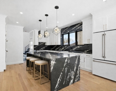 31 Gedney Way - Photo Thumbnail 2