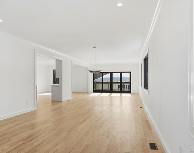 31 Gedney Way - Photo Thumbnail 10