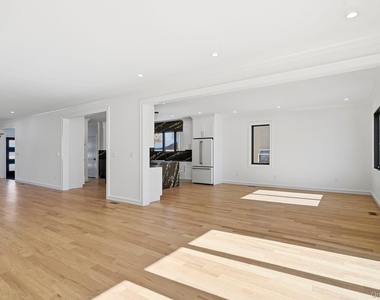 31 Gedney Way - Photo Thumbnail 13