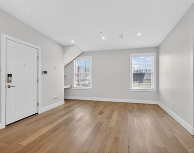 108 South Street - Photo Thumbnail 2