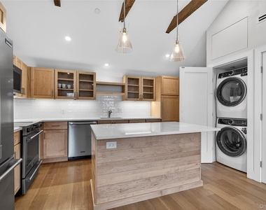 108 South Street - Photo Thumbnail 8