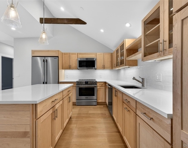 108 South Street - Photo Thumbnail 7