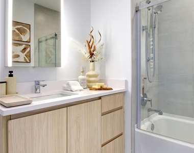 333 Warner Avenue - Photo Thumbnail 8