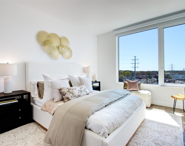 333 Warner Avenue - Photo Thumbnail 5
